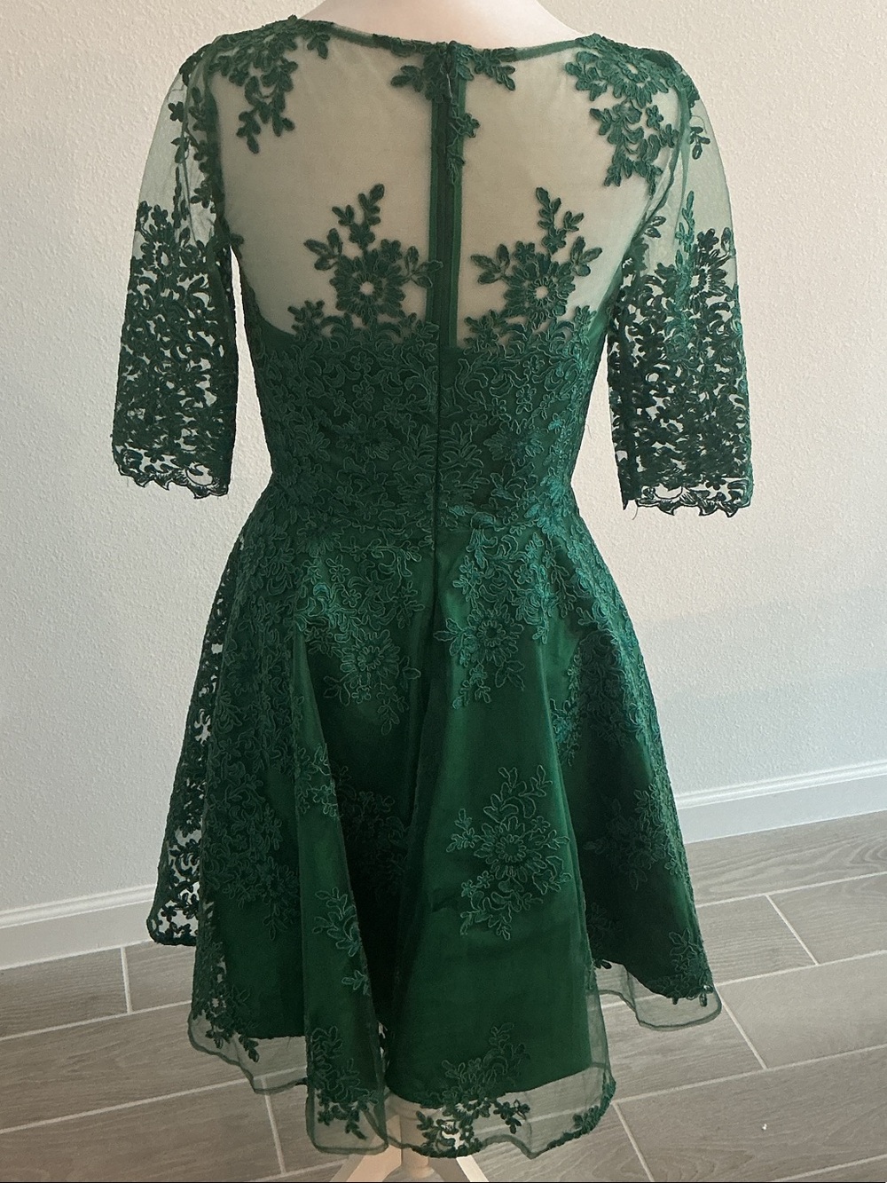 Monique Lhuillier Emerald Green Lace Fit-and-Flare Cocktail Dress Women’s Sz 2 - Picture 3 of 10